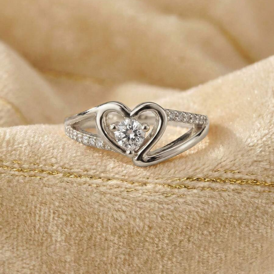 Elegant Ring med Funklende Cubic Zirconia Hjerte