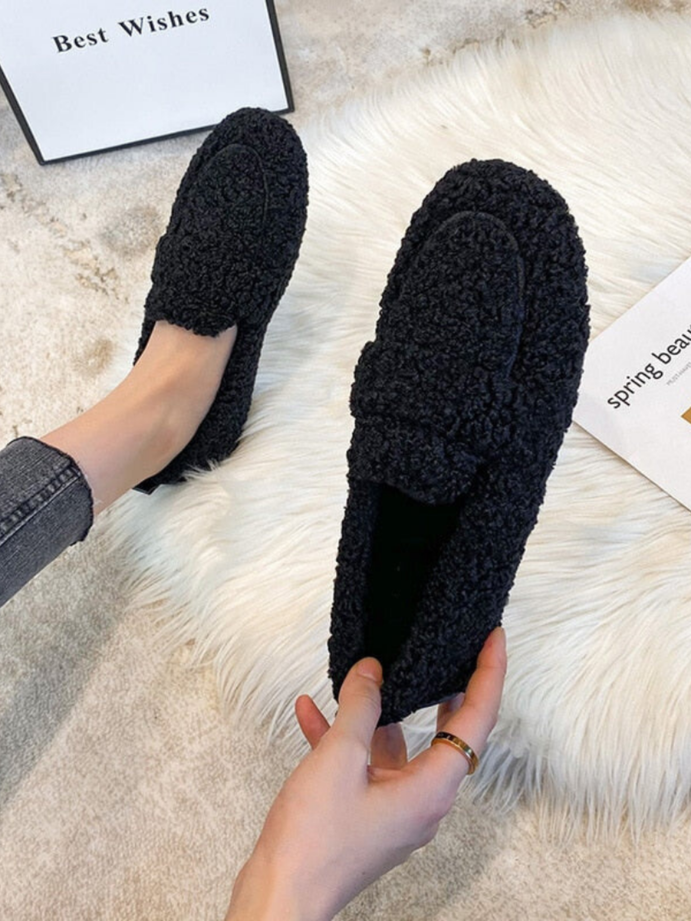 Arielle™ | Plysjsko med sklisikker såle