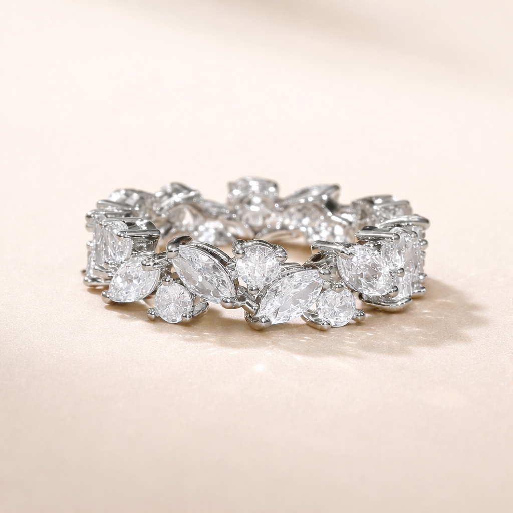 Marquise & Pear Cut Diamant Eternity Ring i Hvidguld – Elegant Dame Vielses - & Jubilæumsring