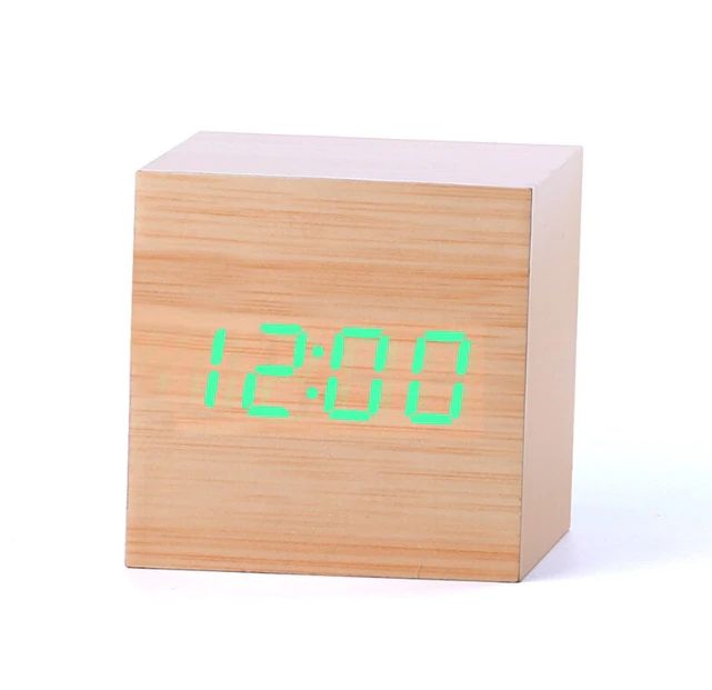 Digitalt Vækkeur i Bambus med Minimalistisk Kube-design