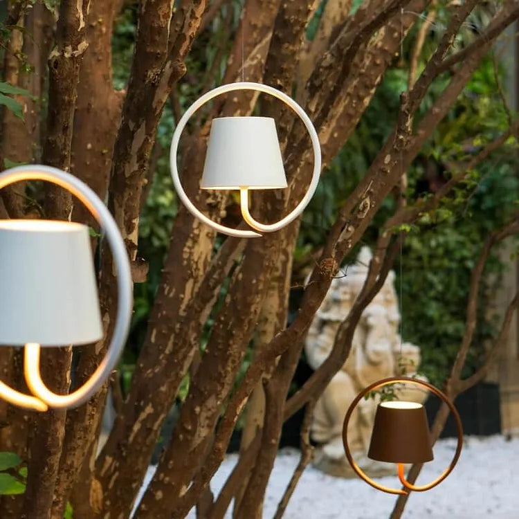 Justerbar Scandi LED Pendellampe i Sort/Hvid