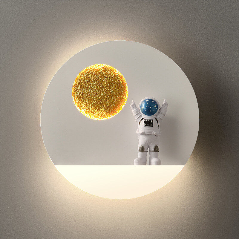 Moderne Astronaut LED Væglampe i Jern og Harpiks