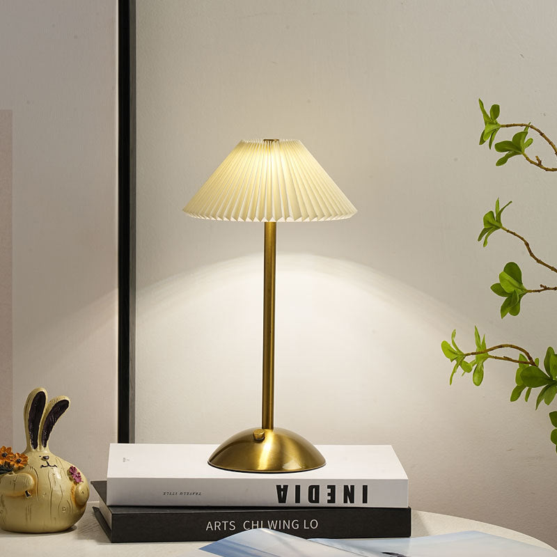 Opladelig Skandinavisk LED Bordlampe med Stofskærm