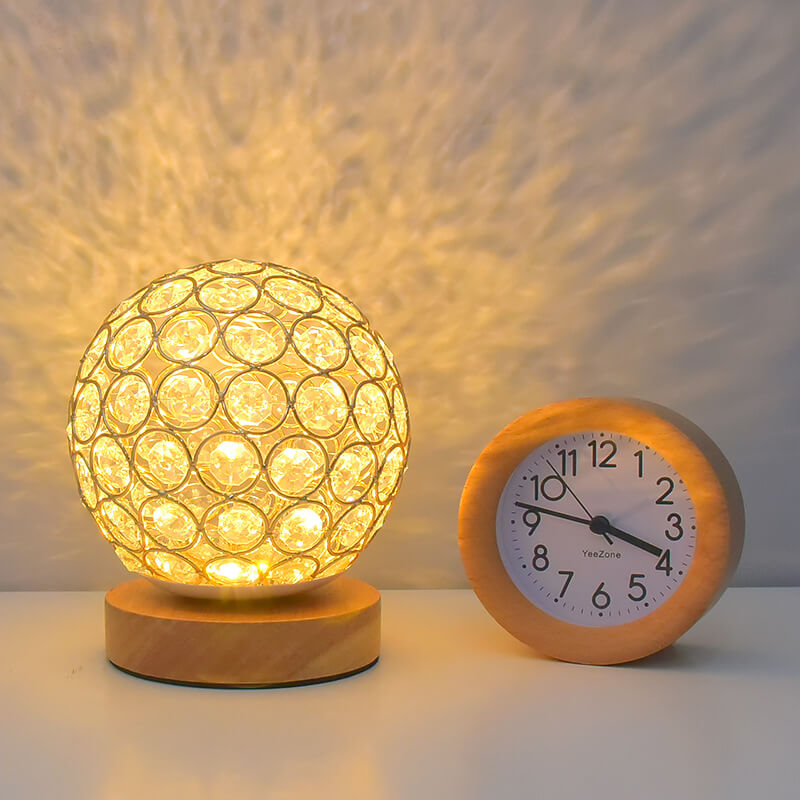 Genopladelig USB LED Bordlampe med Justerbar Dæmpning og Minimalistisk Design