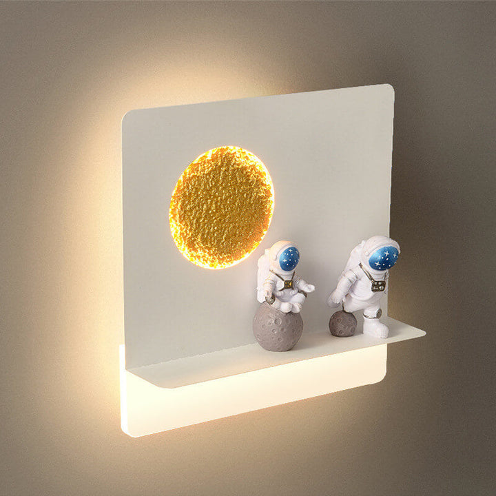 Moderne Astronaut LED Væglampe i Jern og Harpiks