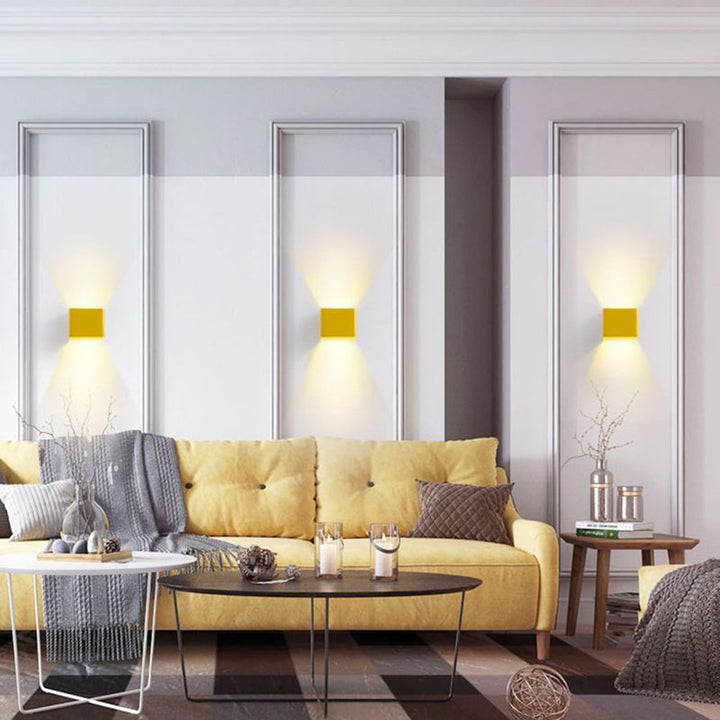 Moderne Firkantet Væglampe i Minimalistisk Design