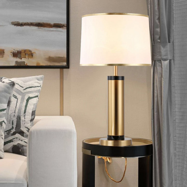 Moderne Jern Bordlampe med Tekstilskærm