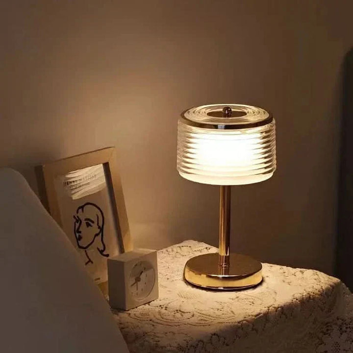 Guld LED Bordlampe med Justerbar Ringformet Skærm