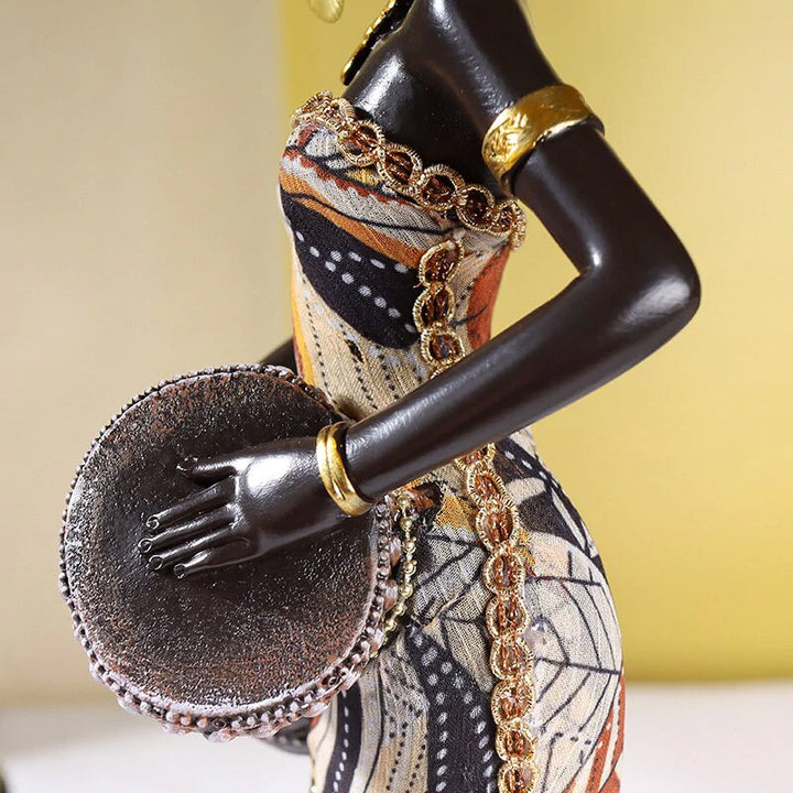 Håndmalet Skulptur af Afrikanske Kvindelige Musikere
