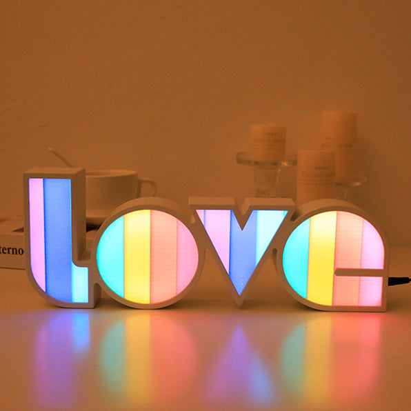 Art Deco Vandtæt LED Bordlampe med LOVE Design