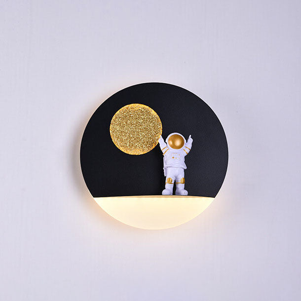 Moderne Astronaut LED Væglampe i Jern og Harpiks