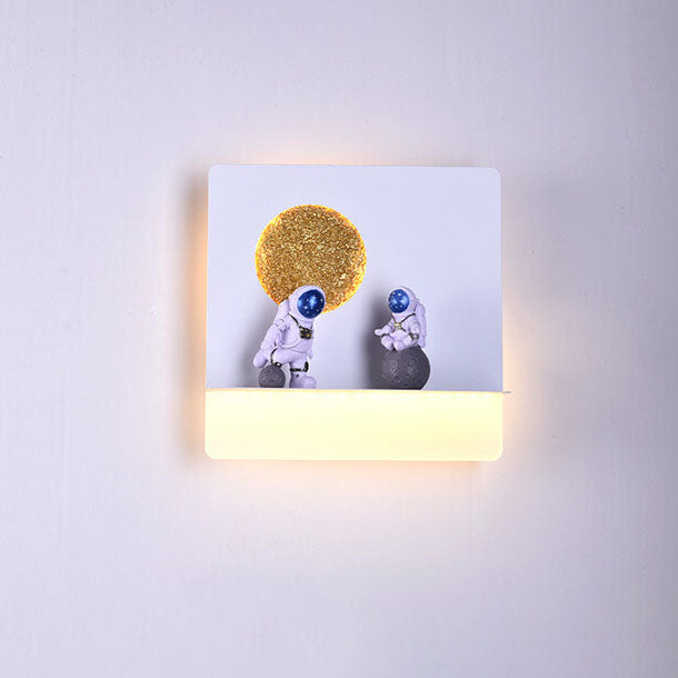 Moderne Astronaut LED Væglampe i Jern og Harpiks