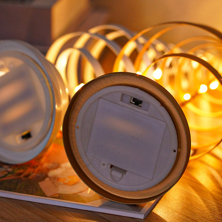 LED Bordlampe med Metaltrædesign og Varmt Lys