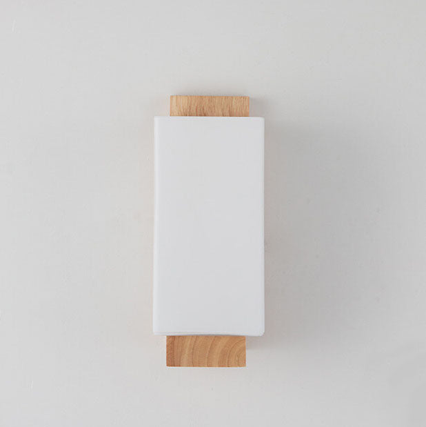Minimalistisk Væglampe i Massiv Træ og Glas