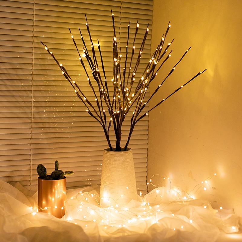 Naturinspireret Gren Bordlampe med LED Belysning