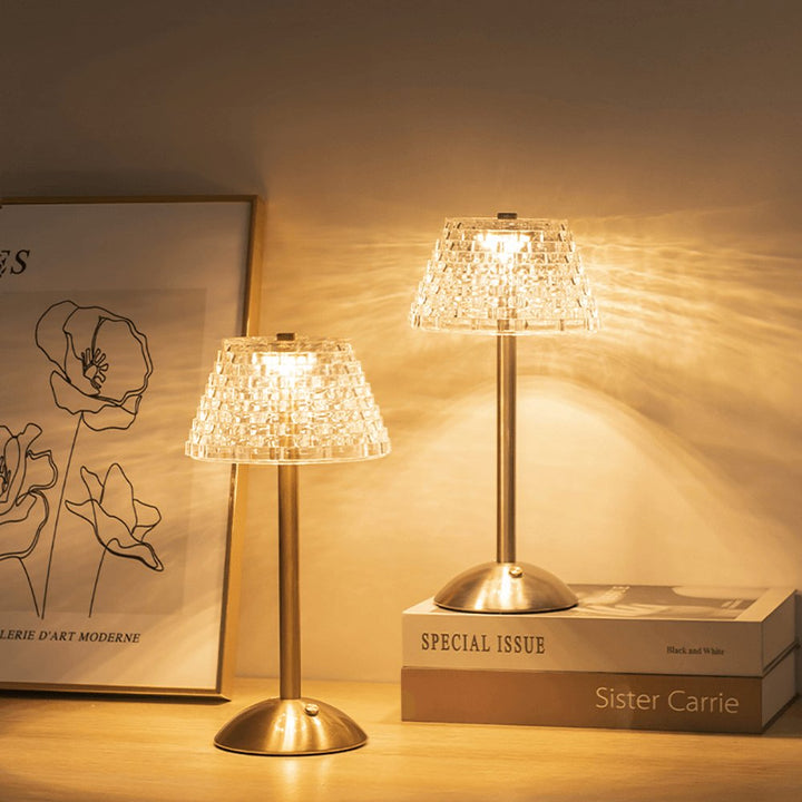 Genopladelig LED Bordlampe med Dæmpning og Justerbar Farvetemperatur