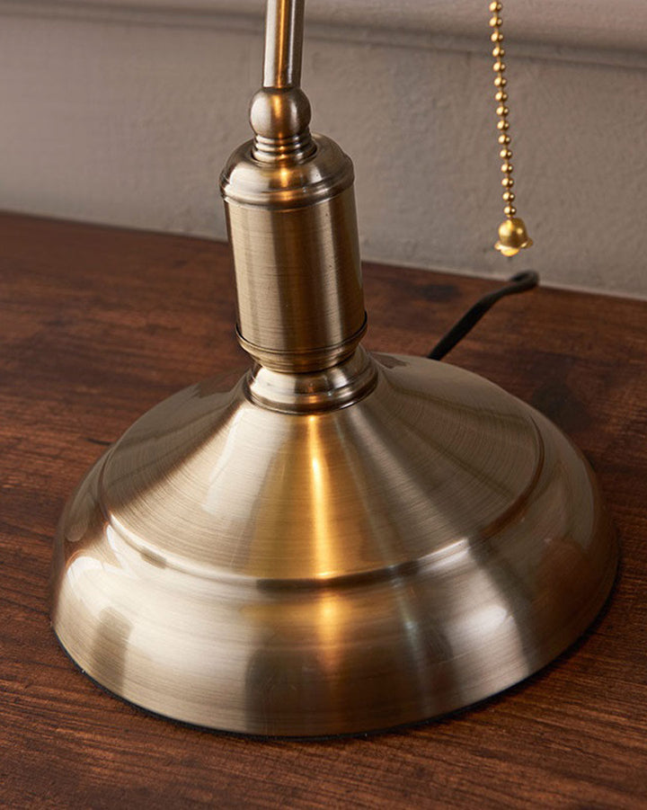 Elegant Bankerlampe med Messingbase og Smaragdglas Skærm