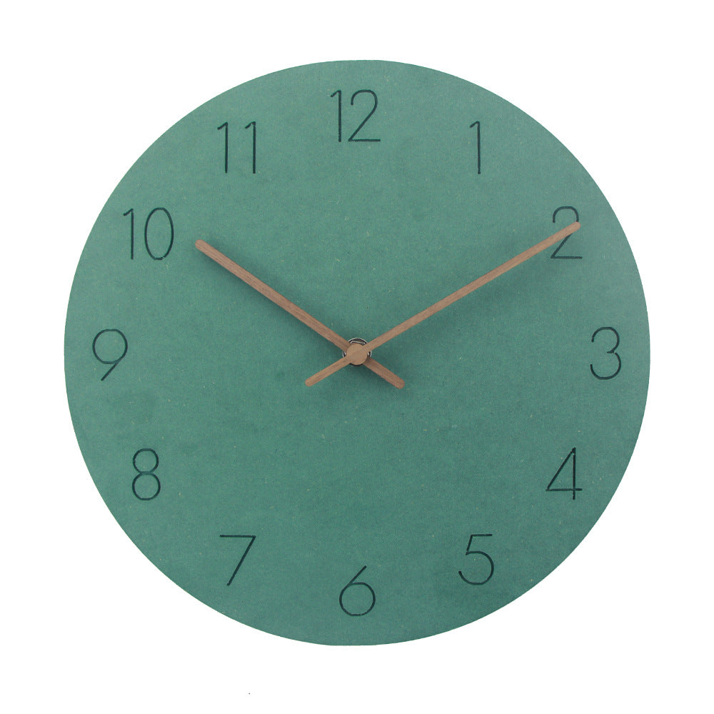 Minimalistisk Vægur 29 cm i MDF med Valnøddehåndtag