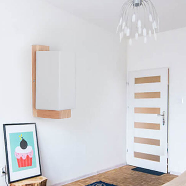 Minimalistisk Væglampe i Massiv Træ og Glas