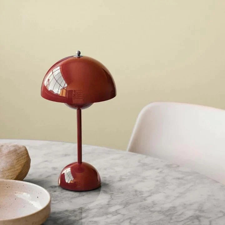Genopladelig Trådløs Bordlampe med Justerbar Lysstyrke og Farvemuligheder