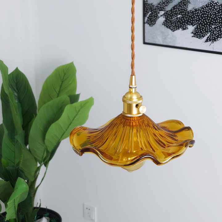 Hibiscus Blomst Dekorativ LED Lampe i Metal og Glas