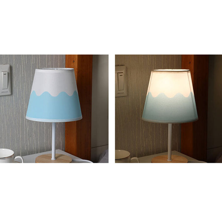 Moderne Træ- og Tekstil Bordlampe med Integreret LED