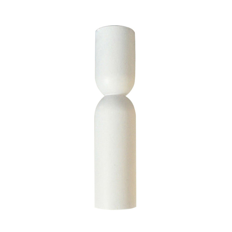 Minimalistisk Fyrretræ Lysestage med Elegant Design