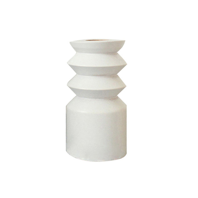 Minimalistisk Fyrretræ Lysestage med Elegant Design