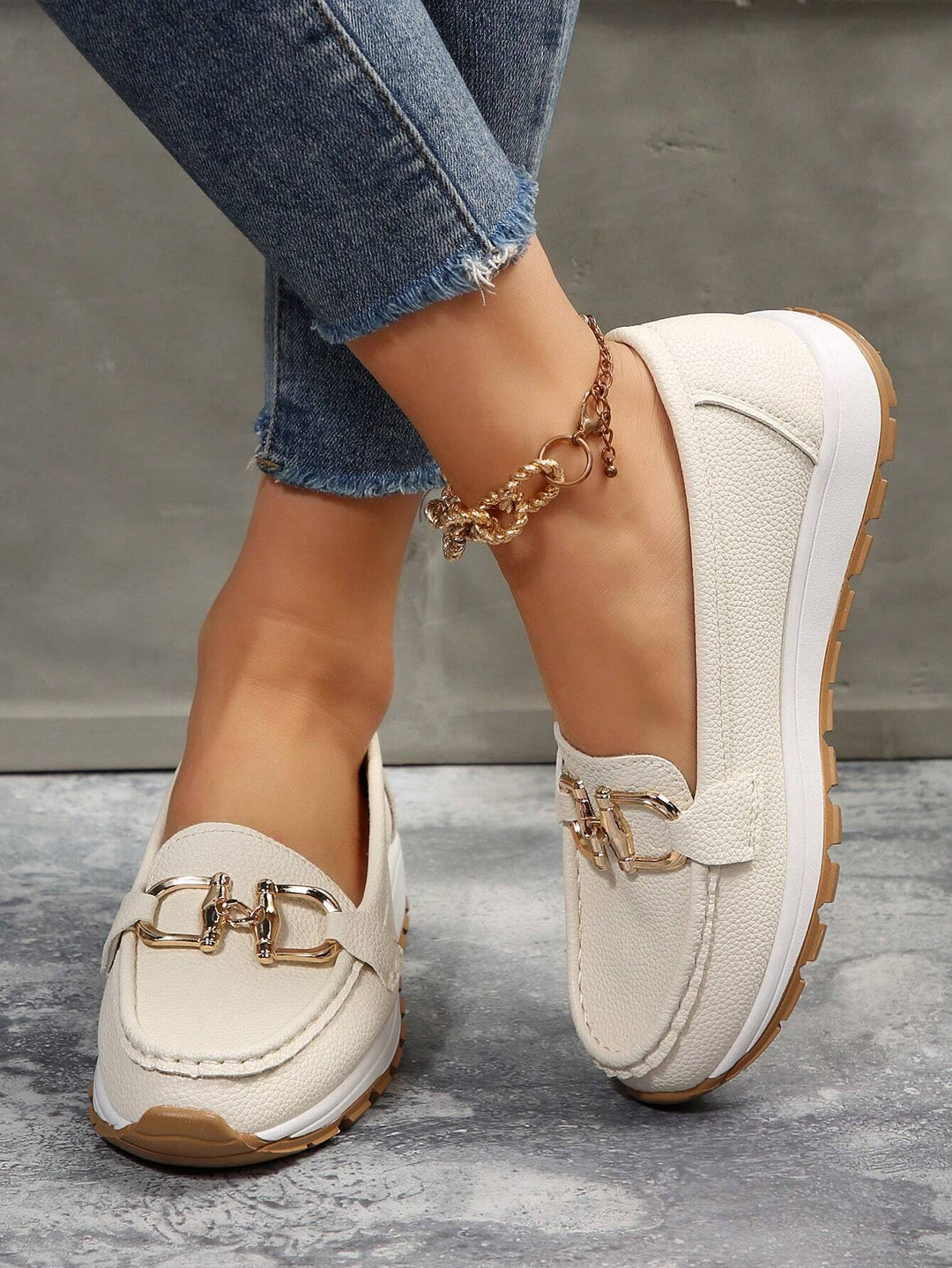 Kvinder Casual Loafers med Guldspænde og Sportssål