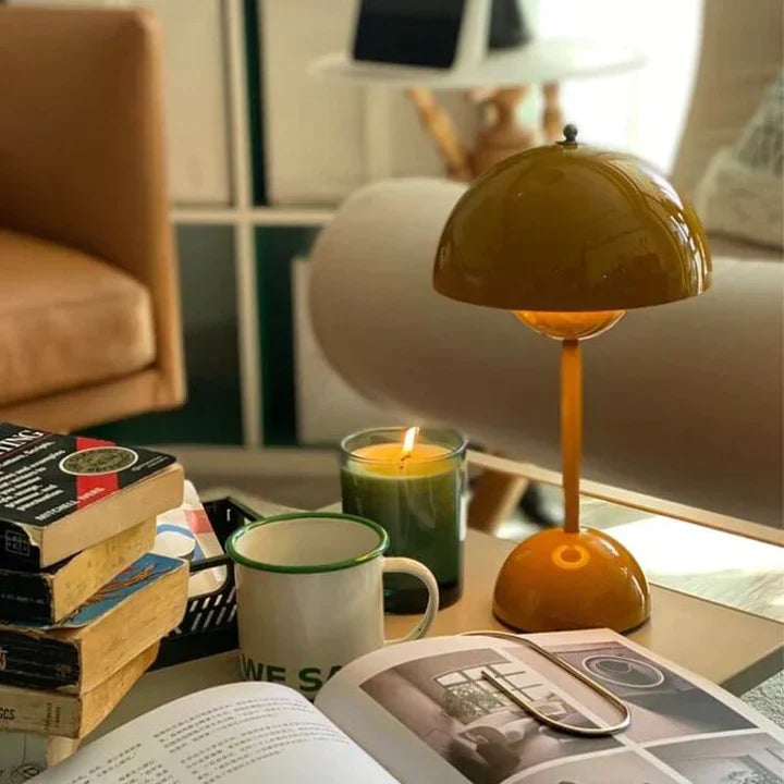 Genopladelig Trådløs Bordlampe med Justerbar Lysstyrke og Farvemuligheder