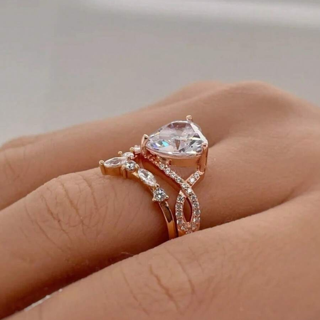 Rosaguld dobbelt ring sæt med tidløs elegance