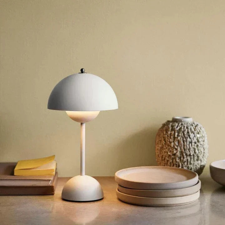Genopladelig Trådløs Bordlampe med Justerbar Lysstyrke og Farvemuligheder