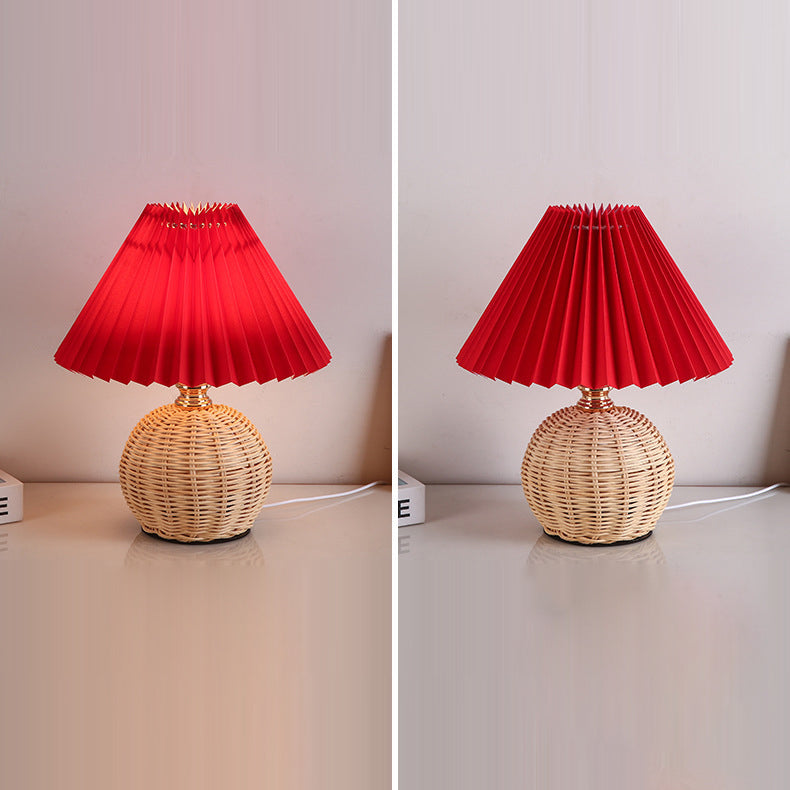 Dimmbar Nordisk LED Bordlampe med Rattanbund og Stofskærm