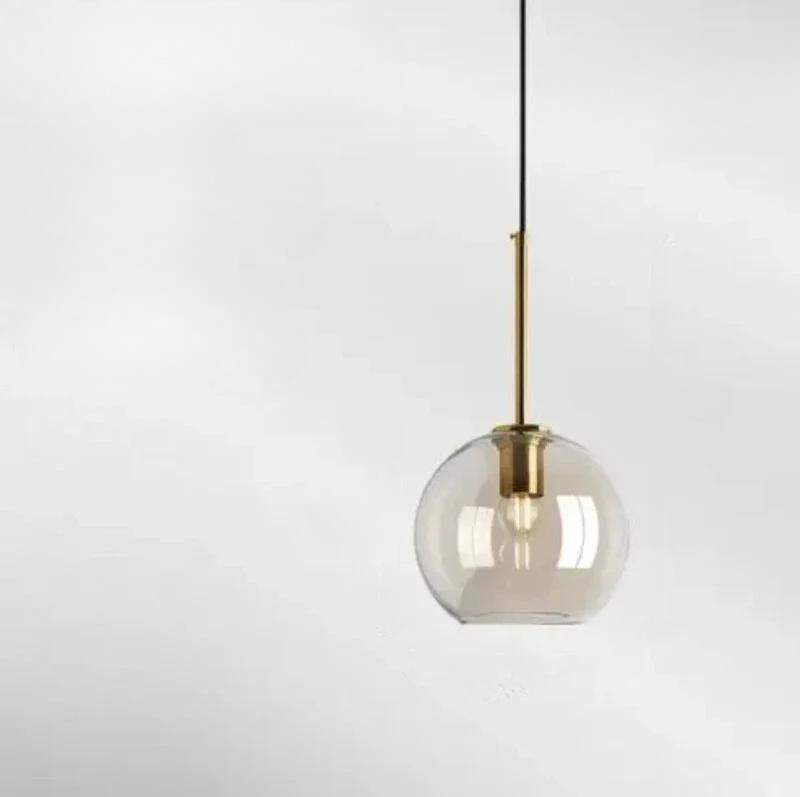 Skandinavisk Pendellampe med Varmt Lys og Minimalistisk Design