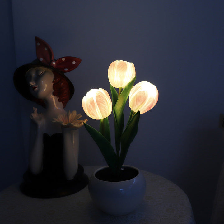 LED Tulipan Nattelys i Keramik med Blomstermotiv
