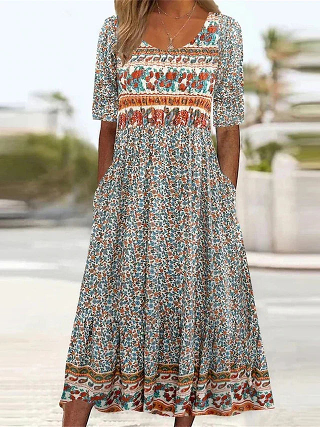 Janine™ | Kjole med Bohemisk Print og Rund Udsnit