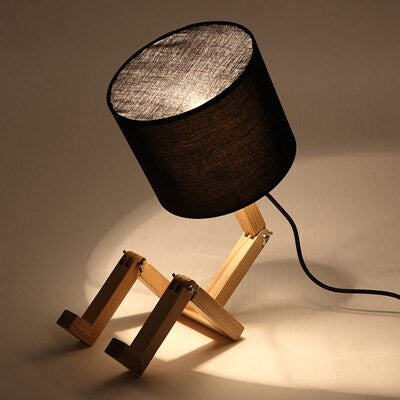 Moderne Bordlampe i Træ med Linned Skærm
