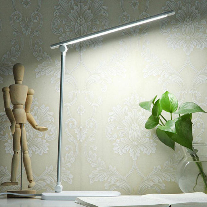 Minimalistisk Foldbar USB LED Skrivebordslampe i Sølv eller Sort