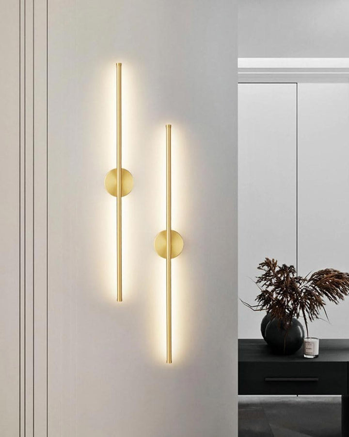 Moderne Guld Lineær LED Væglampe i Metal og Glas