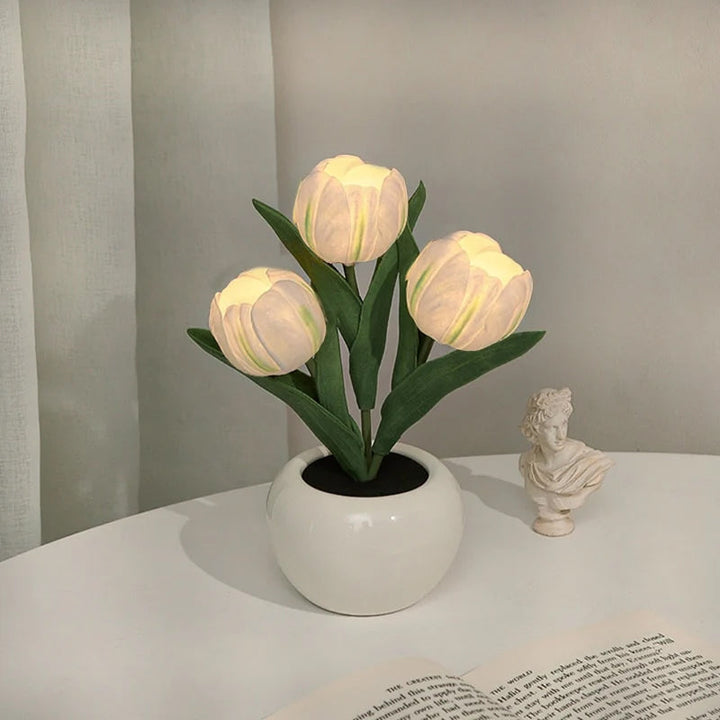 LED Tulipan Nattelys i Keramik med Blomstermotiv
