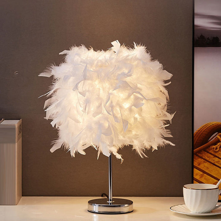 Cylindrisk Hvid Bordlampe med Metalbase