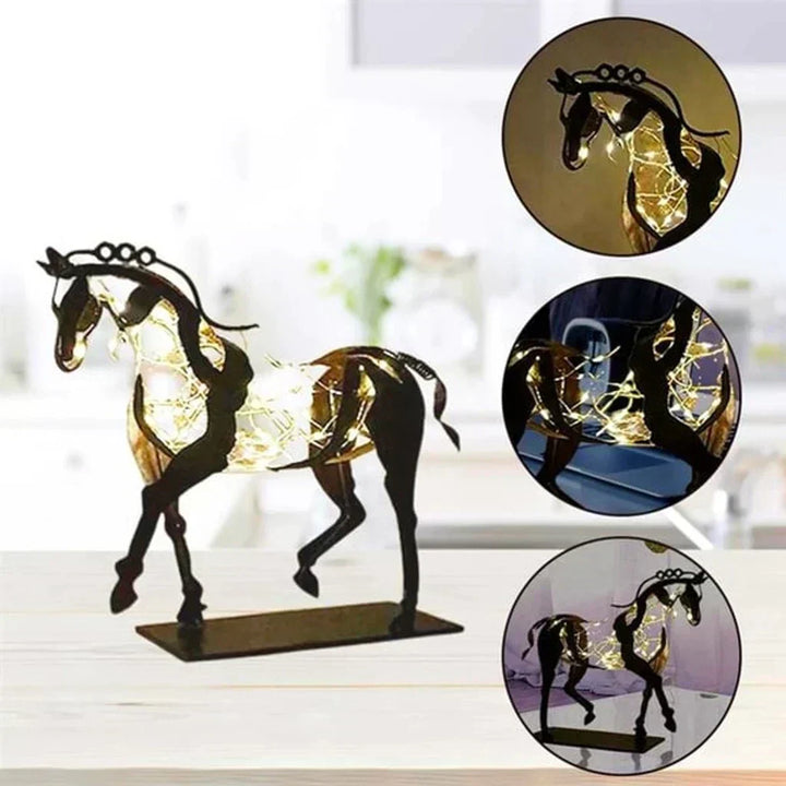 Håndmalet Rustik Metal Hestesculptur i Abstrakt Design