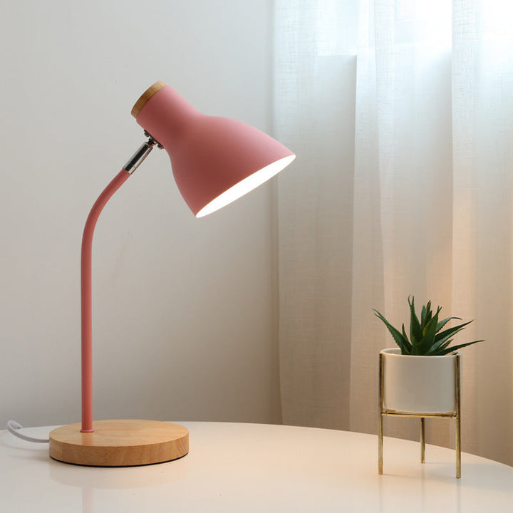 Svingbar Bordlampe i Macaron Farver med Metal Skærm