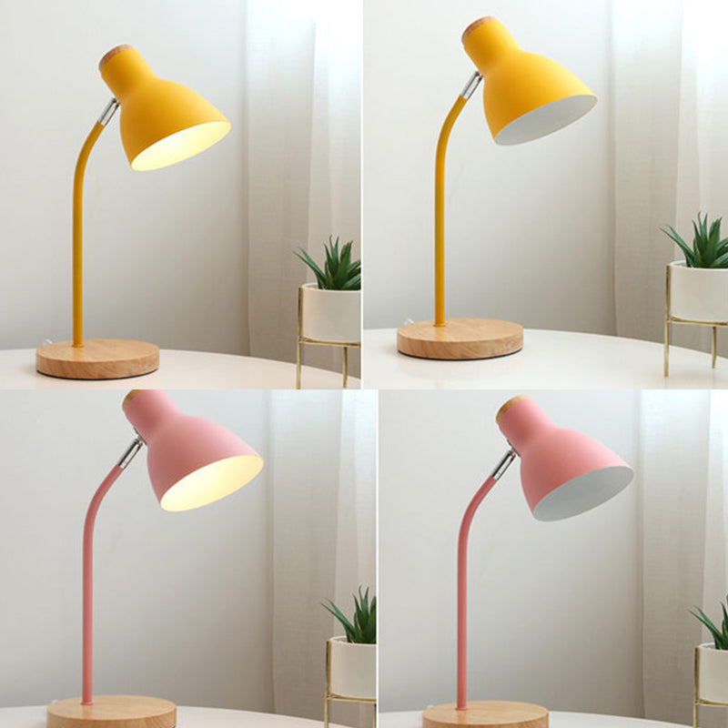 Svingbar Bordlampe i Macaron Farver med Metal Skærm