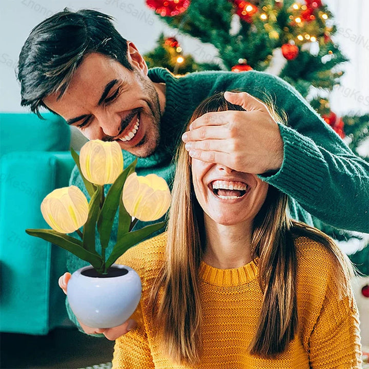 LED Tulipan Nattelys i Keramik med Blomstermotiv