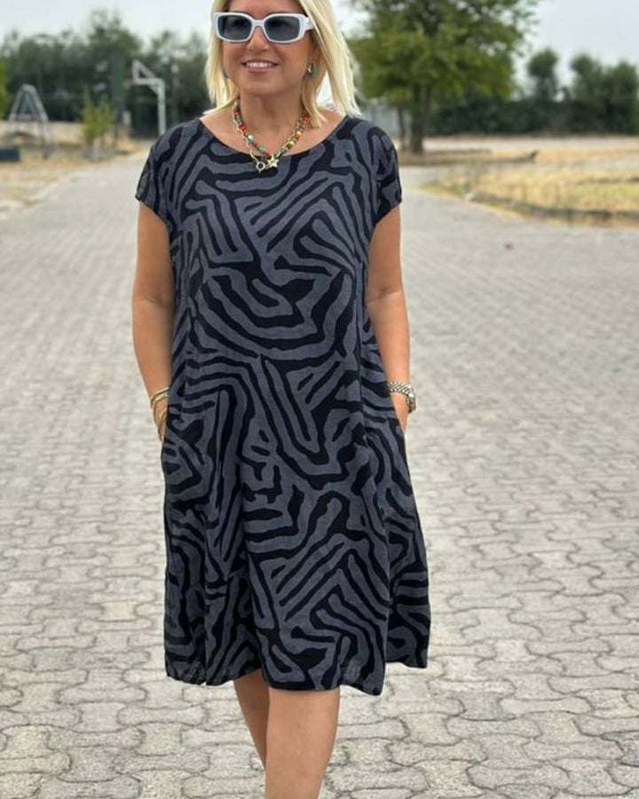 Christina™ | Sommerkjole med Rund Hals og Elegant Print