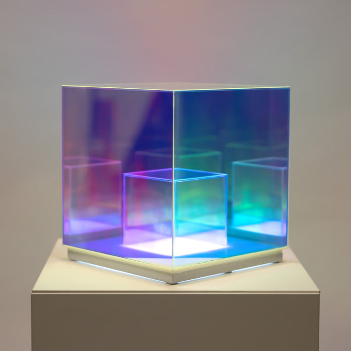 Moderne RGB Kubus Bordlampe i Hærdet Akryl