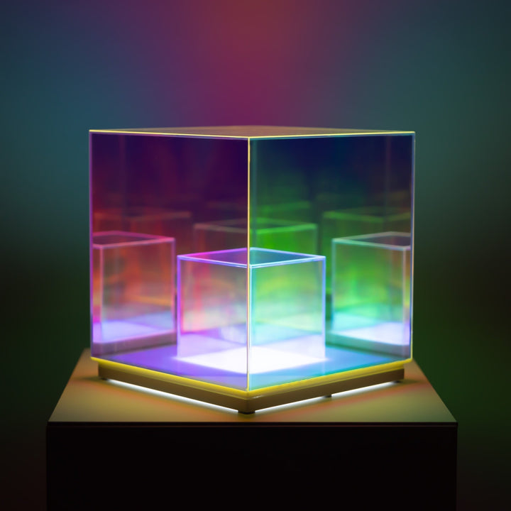 Moderne RGB Kubus Bordlampe i Hærdet Akryl