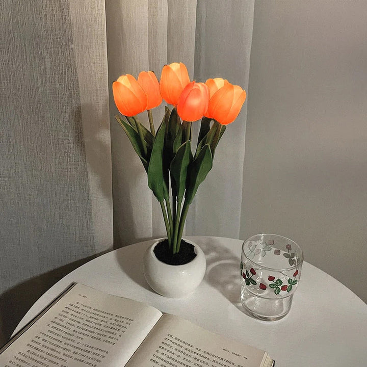 LED Tulipan Nattelys i Keramik med Blomstermotiv