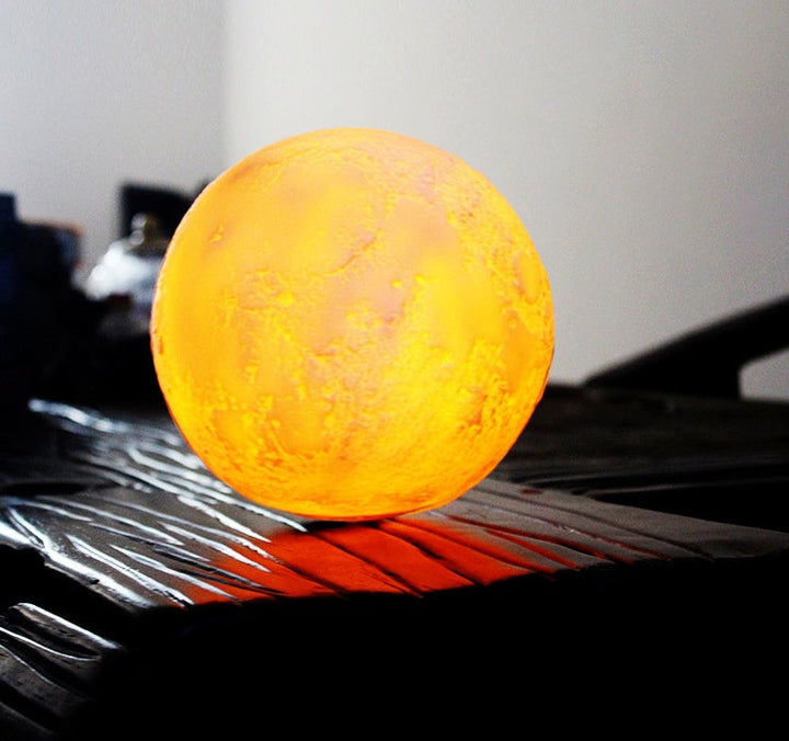 Genopladelig 3D-trykt Måne LED Bordlampe